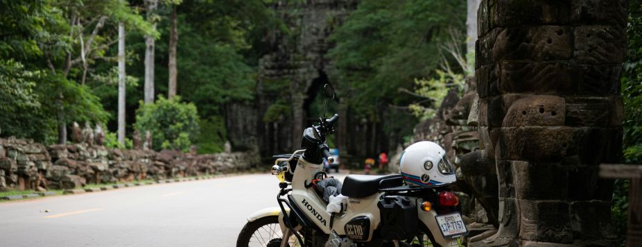 Venturide: a 12‑month motorcycle world tour (Jean Malissard)