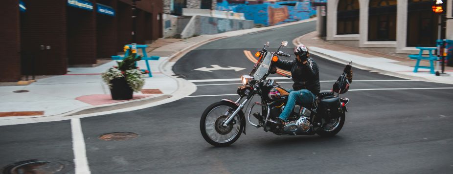 10 Things Motorcyclists Always Do (And You’ll Recognize Yourself)