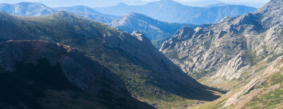 Les routes de Corse à moto : itinéraires incontournables pour votre road‑book