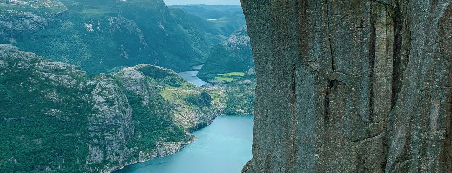 Julien’s Winter Van Roadtrip Through Norway’s Far North