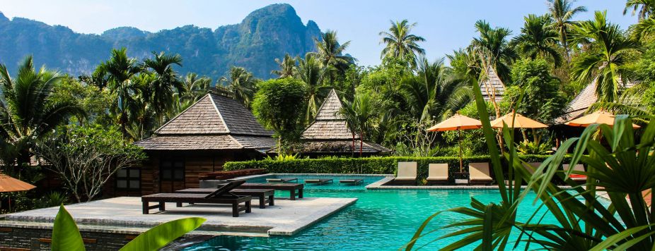 Django Adventure / Episode 6: From Thailand to Vietnam by Scooter