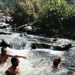 Jour 8 - Narayankoti – Kanatal - 225 km