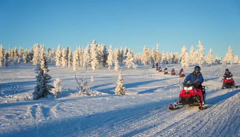 Échappée motoneige en Finlande