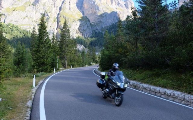 Les mythiques routes de alpes à moto