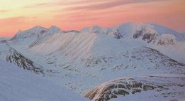 Cap sur le Kebnekaise en motoneige