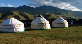 Des steppes kirghizes aux sommets du Pamir