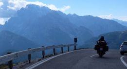 Les mythiques routes de alpes à moto