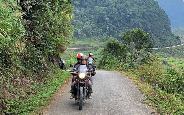 Voyage en Haute Montagne - L\'appel des sommets du Nord Vietnam