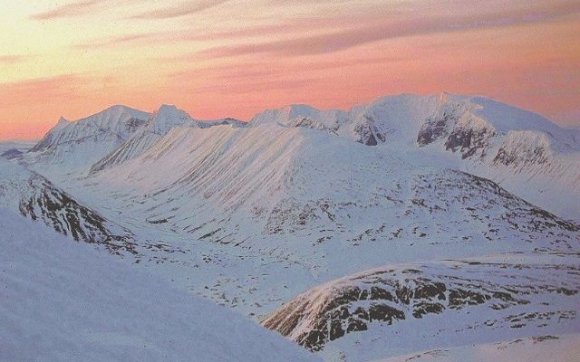 Image Cap sur le Kebnekaise en motoneige
