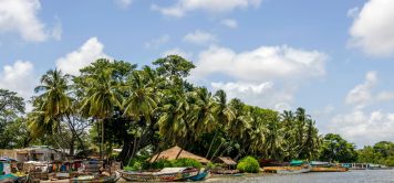 Voyage scooter en Gambie : entre mangroves, villages et plages atlantiques