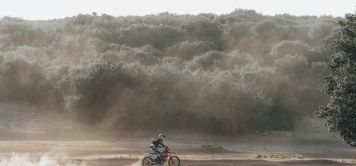 Road trip moto en Grèce : îles, montagnes & mythes