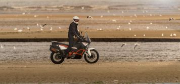 Road trip moto en Irlande : l’île brute et légendaire