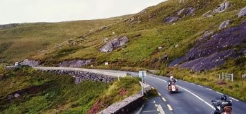 Road trip moto en Irlande : l’île brute et légendaire
