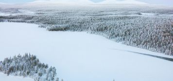 Voyage motoneige Laponie : le Grand Nord comme terrain de pilotage