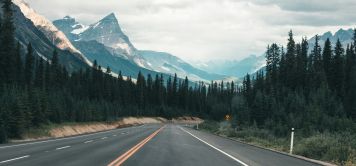 Voyage au Canada : motoneige , moto et grands espaces