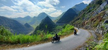 Voyage moto Asie : explorer le continent au rythme du guidon