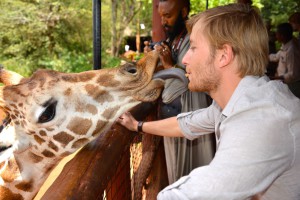 Vic Giraffe Kiss