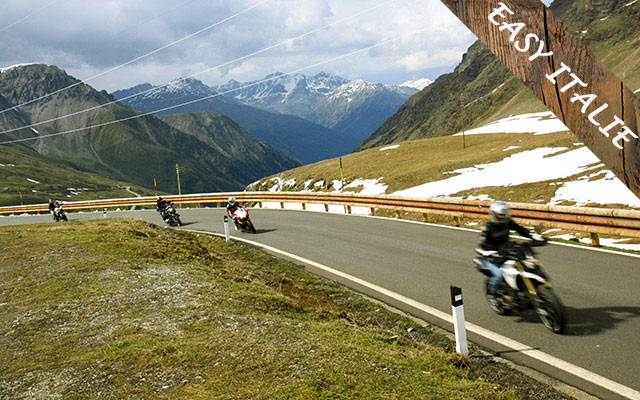 Les Plus Belles Routes Des Dolomites Moto
